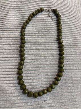Unbranded Beaded Necklace Women OS Olive Green Like New Round Polished Strand